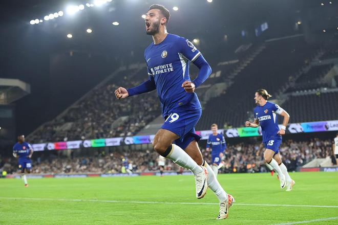 湖人浓眉哥篮下统治助力球队获胜