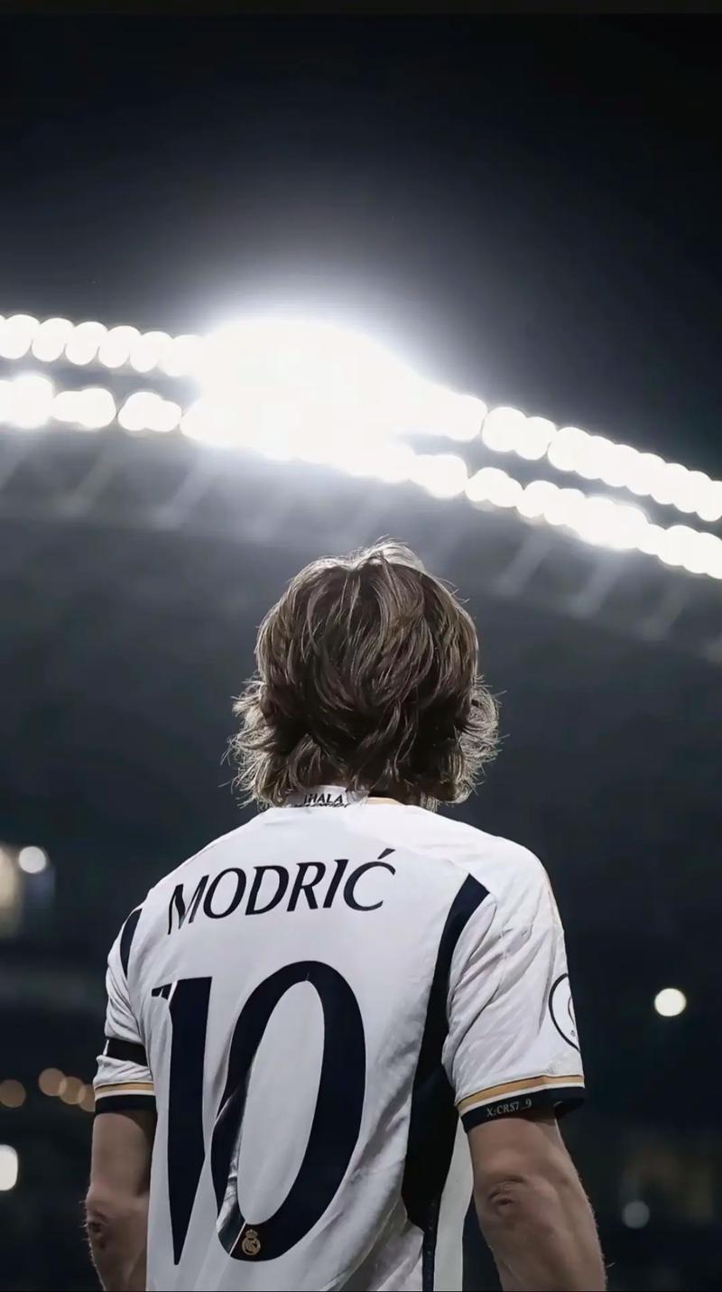 莱比锡中场海达拉300万欧加盟朗斯，签约至2029