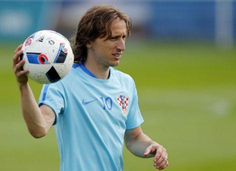 鹈鹕vs篮网前瞻：伤病潮下的突围，鹈鹕盼终结五连败颓势